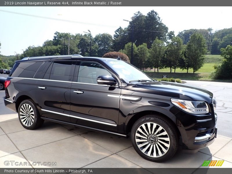  2019 Navigator L Reserve 4x4 Infinite Black Metallic