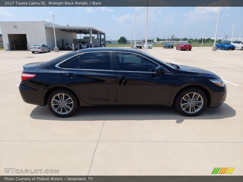 Midnight Black Metallic / Black 2017 Toyota Camry SE