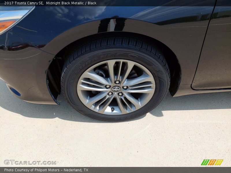 Midnight Black Metallic / Black 2017 Toyota Camry SE