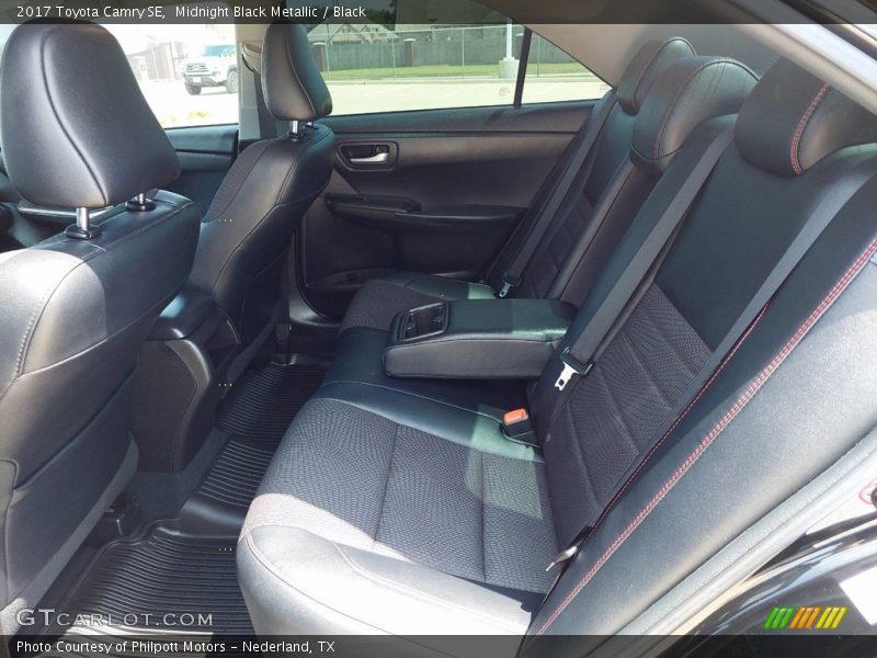 Midnight Black Metallic / Black 2017 Toyota Camry SE
