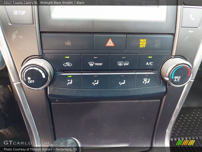Midnight Black Metallic / Black 2017 Toyota Camry SE