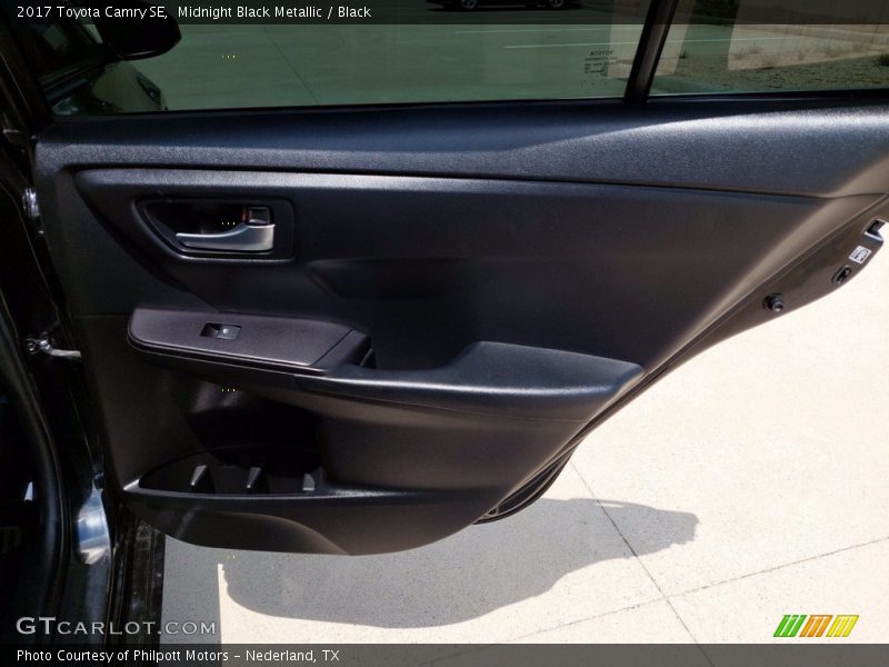 Midnight Black Metallic / Black 2017 Toyota Camry SE