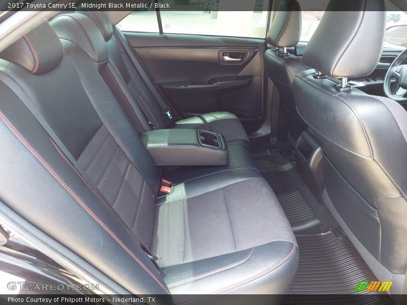 Midnight Black Metallic / Black 2017 Toyota Camry SE