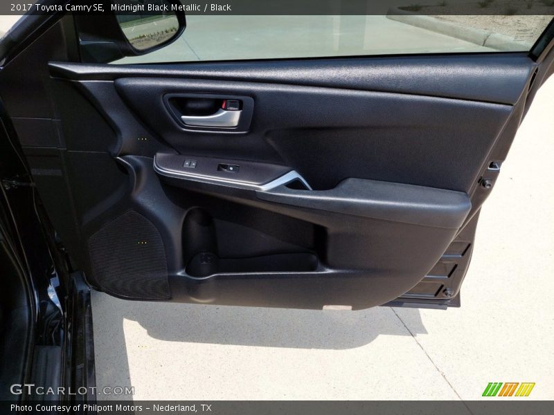 Midnight Black Metallic / Black 2017 Toyota Camry SE