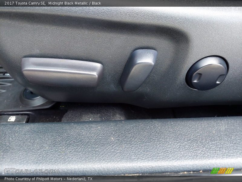 Midnight Black Metallic / Black 2017 Toyota Camry SE