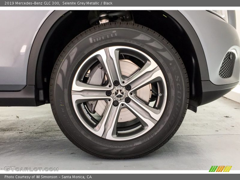 Selenite Grey Metallic / Black 2019 Mercedes-Benz GLC 300