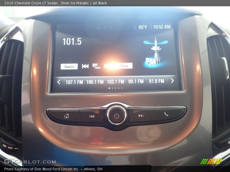 Silver Ice Metallic / Jet Black 2016 Chevrolet Cruze LT Sedan