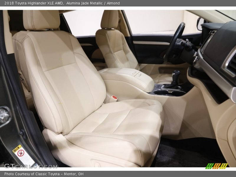 Alumina Jade Metallic / Almond 2018 Toyota Highlander XLE AWD