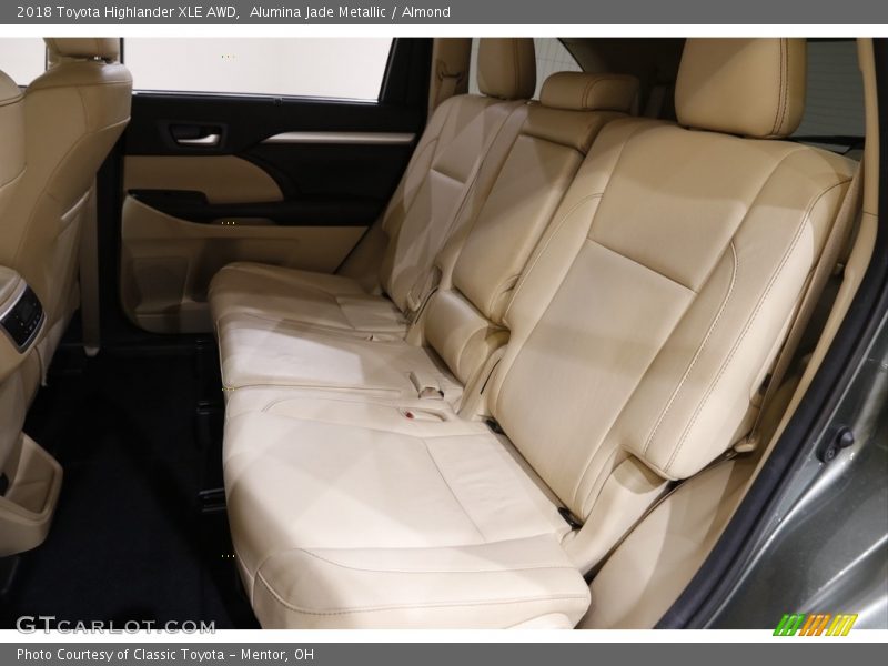 Alumina Jade Metallic / Almond 2018 Toyota Highlander XLE AWD