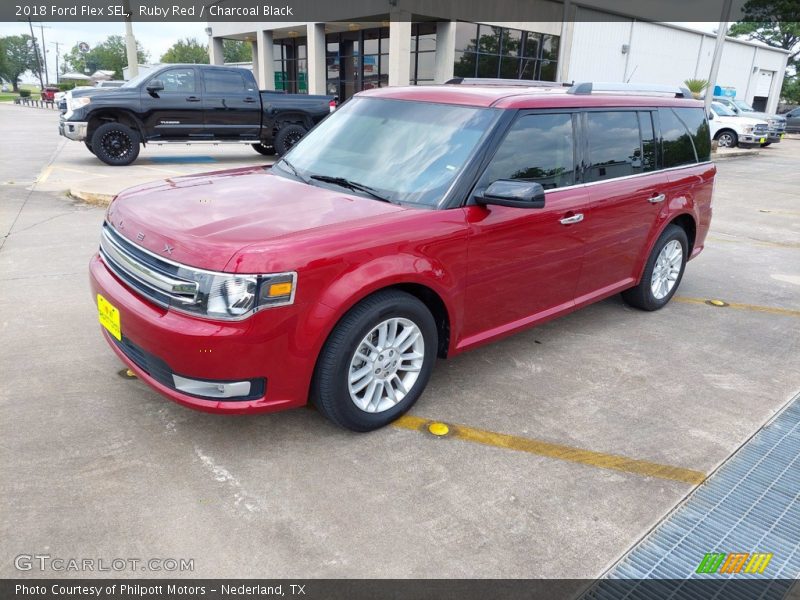 Front 3/4 View of 2018 Flex SEL