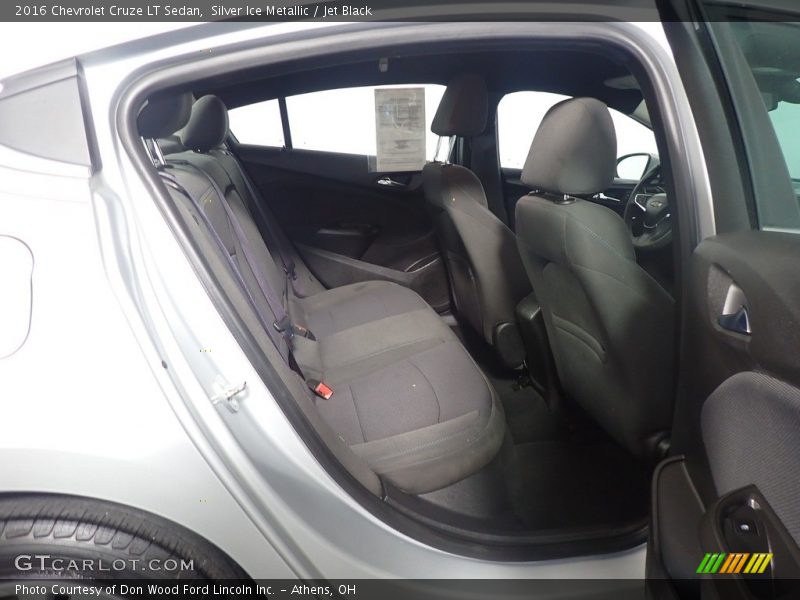 Silver Ice Metallic / Jet Black 2016 Chevrolet Cruze LT Sedan