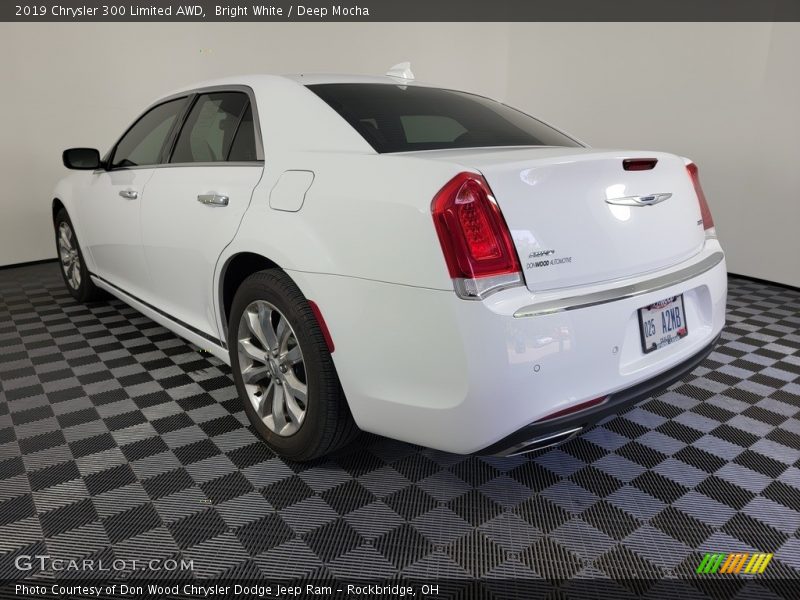 Bright White / Deep Mocha 2019 Chrysler 300 Limited AWD