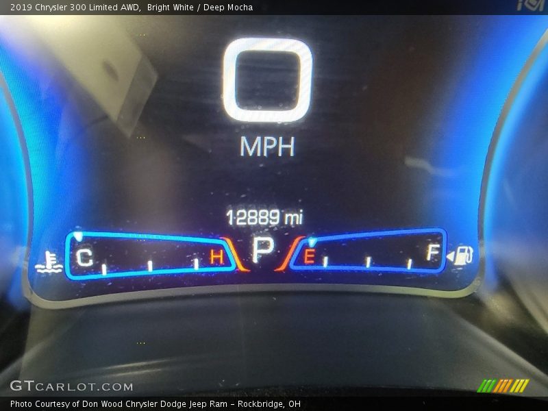 Bright White / Deep Mocha 2019 Chrysler 300 Limited AWD