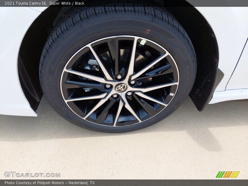 Super White / Black 2021 Toyota Camry SE