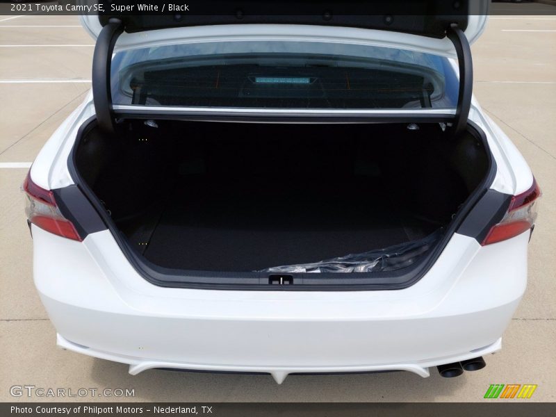 Super White / Black 2021 Toyota Camry SE