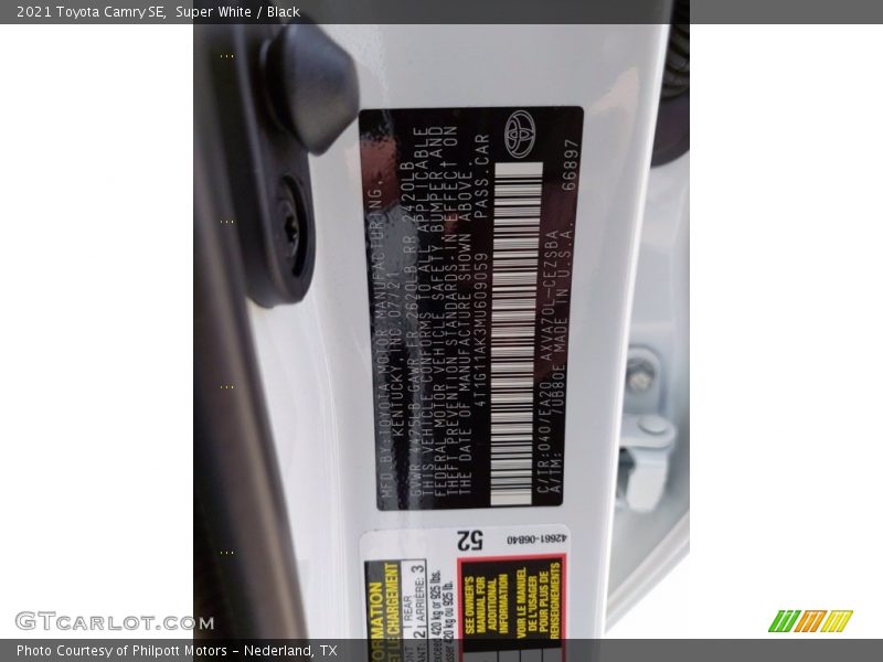 Super White / Black 2021 Toyota Camry SE