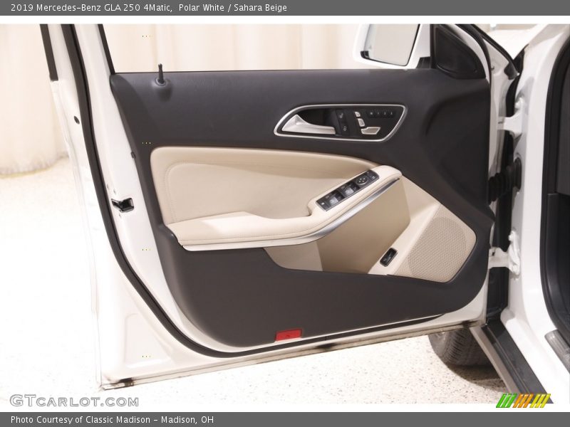 Polar White / Sahara Beige 2019 Mercedes-Benz GLA 250 4Matic