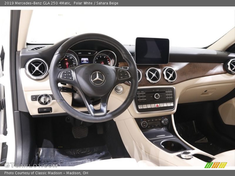 Polar White / Sahara Beige 2019 Mercedes-Benz GLA 250 4Matic