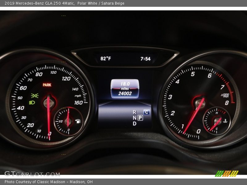 Polar White / Sahara Beige 2019 Mercedes-Benz GLA 250 4Matic