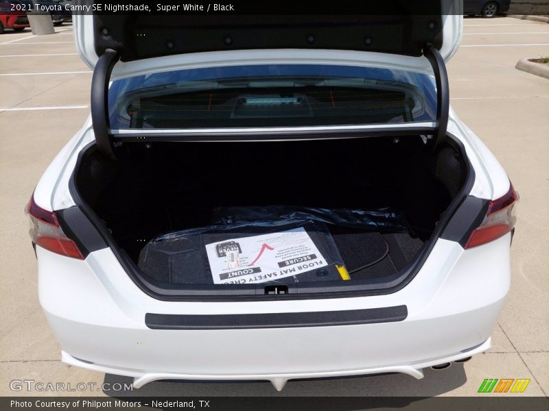 Super White / Black 2021 Toyota Camry SE Nightshade