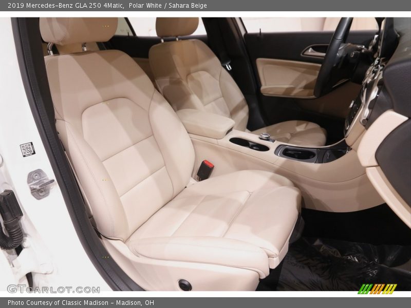 Polar White / Sahara Beige 2019 Mercedes-Benz GLA 250 4Matic