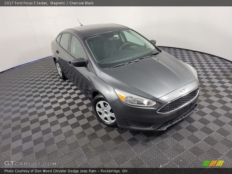 Magnetic / Charcoal Black 2017 Ford Focus S Sedan