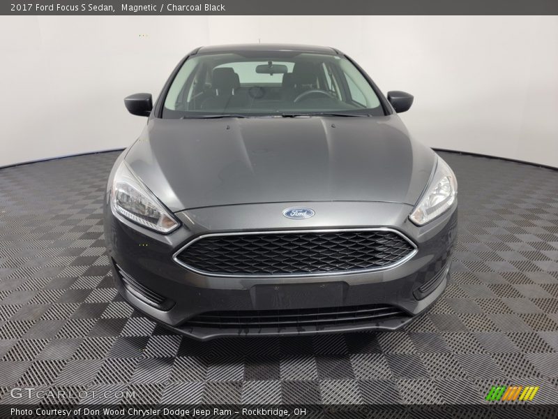 Magnetic / Charcoal Black 2017 Ford Focus S Sedan