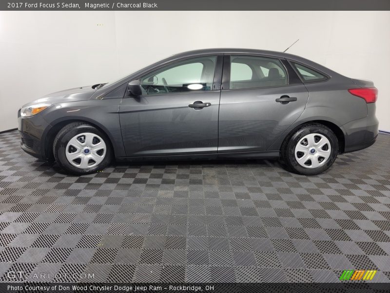 Magnetic / Charcoal Black 2017 Ford Focus S Sedan