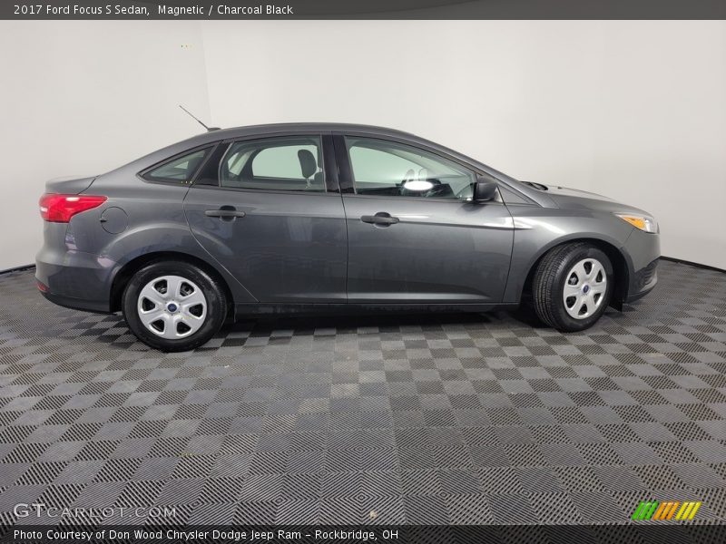 Magnetic / Charcoal Black 2017 Ford Focus S Sedan