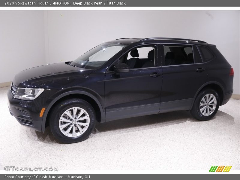 Deep Black Pearl / Titan Black 2020 Volkswagen Tiguan S 4MOTION