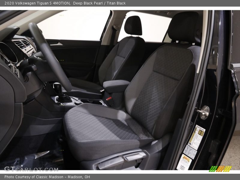 Deep Black Pearl / Titan Black 2020 Volkswagen Tiguan S 4MOTION