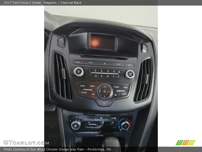 Magnetic / Charcoal Black 2017 Ford Focus S Sedan