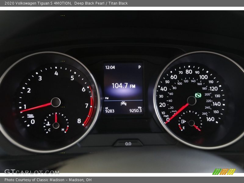 Deep Black Pearl / Titan Black 2020 Volkswagen Tiguan S 4MOTION