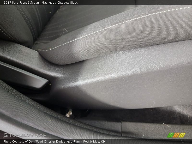 Magnetic / Charcoal Black 2017 Ford Focus S Sedan