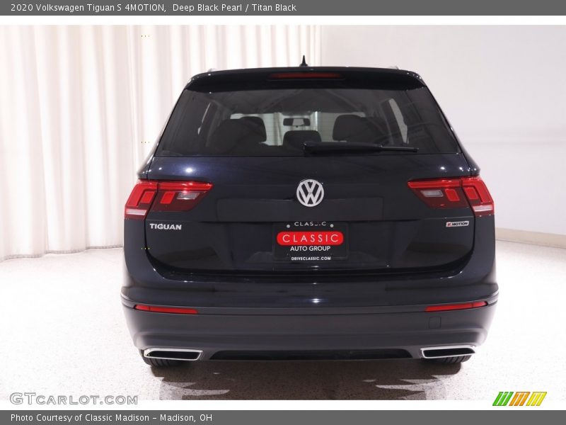 Deep Black Pearl / Titan Black 2020 Volkswagen Tiguan S 4MOTION