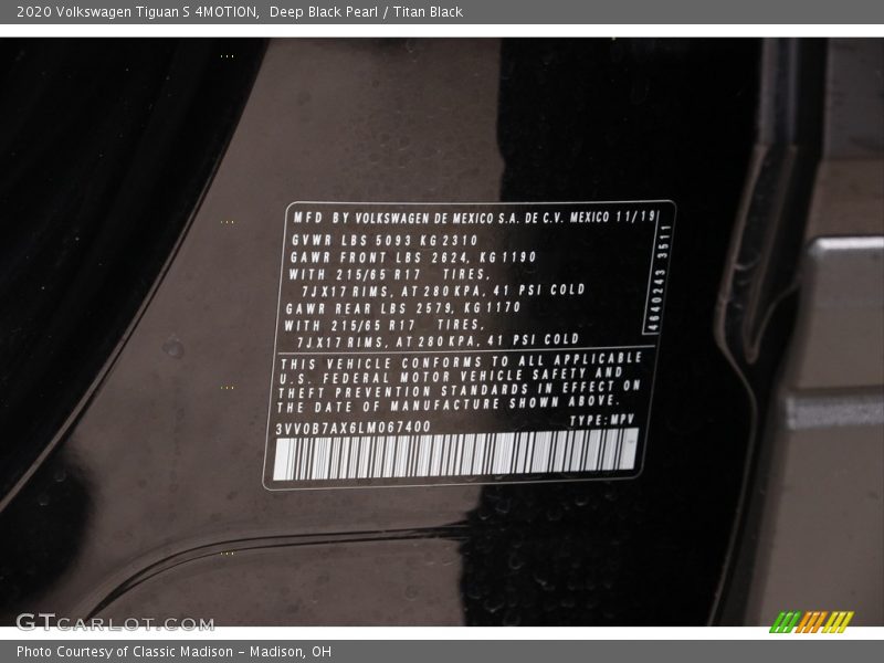 Deep Black Pearl / Titan Black 2020 Volkswagen Tiguan S 4MOTION