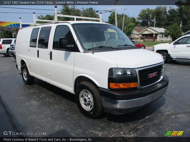 Summit White / Medium Pewter 2017 GMC Savana Van 2500 Cargo
