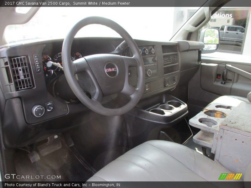 Summit White / Medium Pewter 2017 GMC Savana Van 2500 Cargo