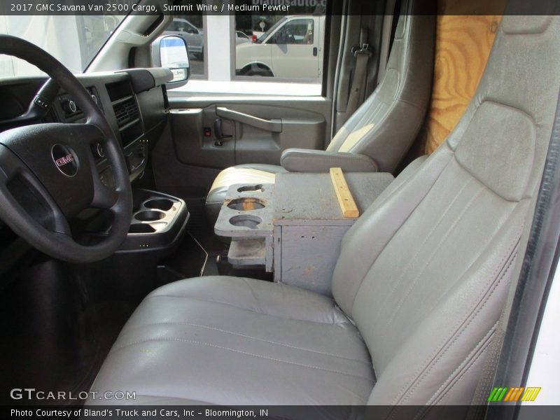 Summit White / Medium Pewter 2017 GMC Savana Van 2500 Cargo