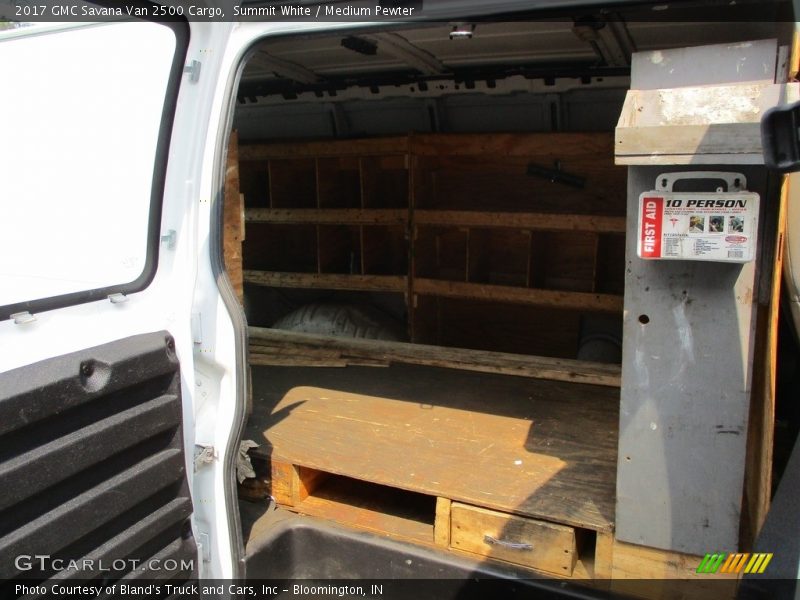 Summit White / Medium Pewter 2017 GMC Savana Van 2500 Cargo