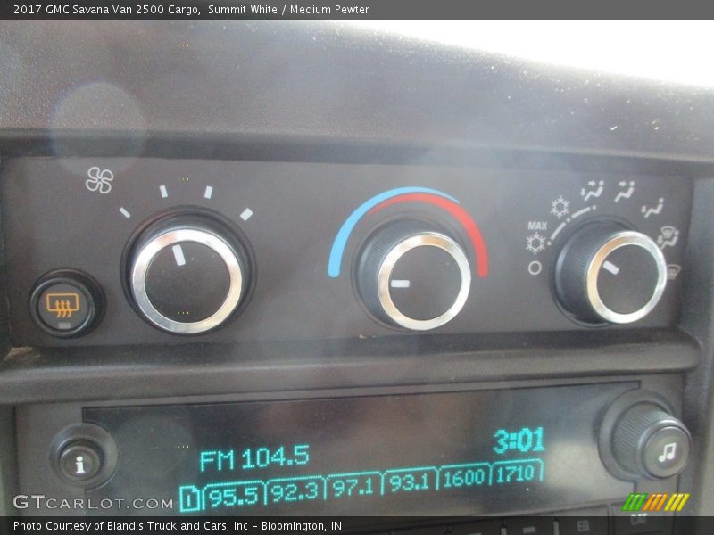 Summit White / Medium Pewter 2017 GMC Savana Van 2500 Cargo