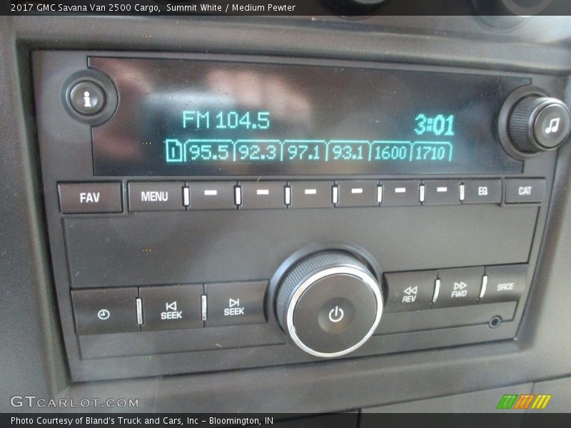 Summit White / Medium Pewter 2017 GMC Savana Van 2500 Cargo