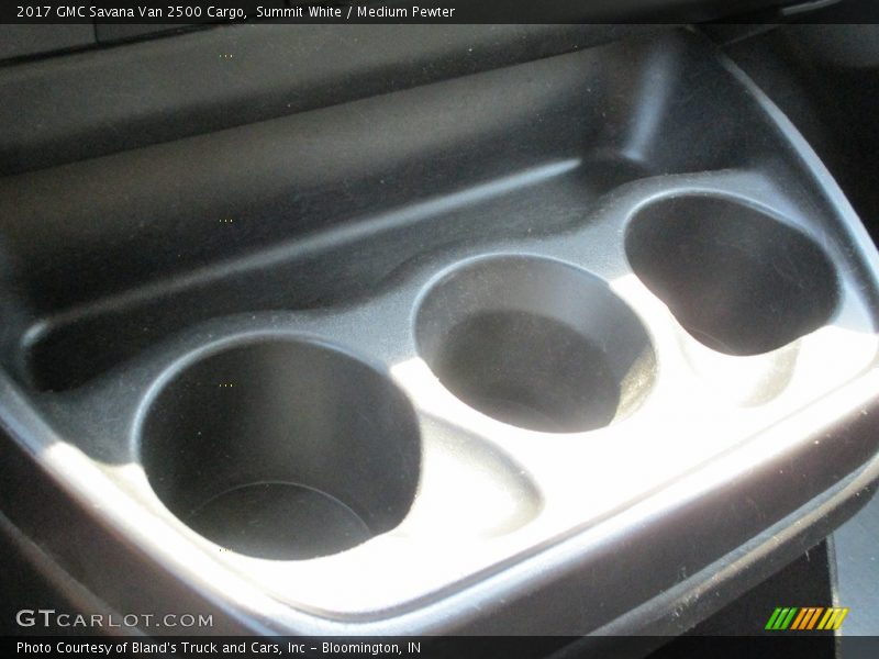 Summit White / Medium Pewter 2017 GMC Savana Van 2500 Cargo