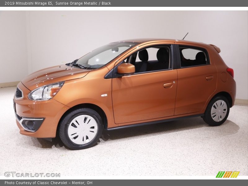 Front 3/4 View of 2019 Mirage ES