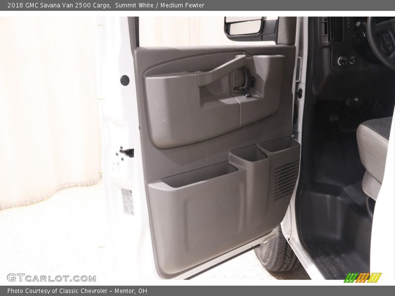 Summit White / Medium Pewter 2018 GMC Savana Van 2500 Cargo