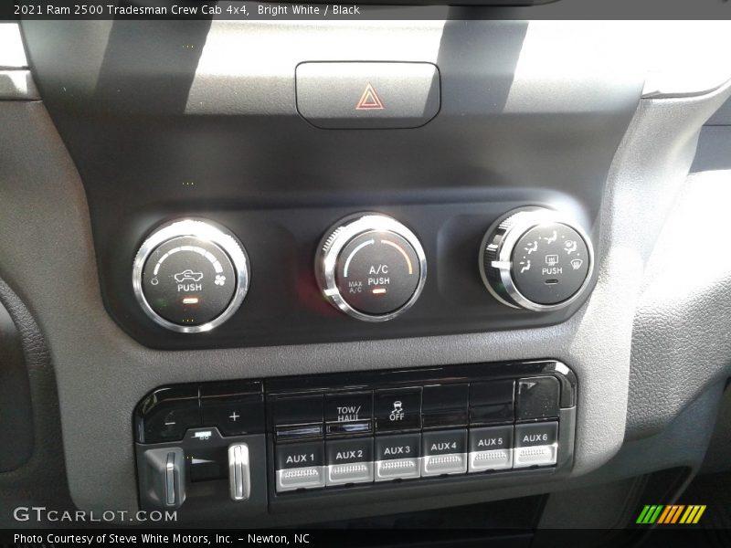 Bright White / Black 2021 Ram 2500 Tradesman Crew Cab 4x4