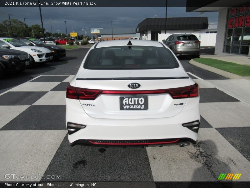 Snow White Pearl / Black 2021 Kia Forte GT-Line