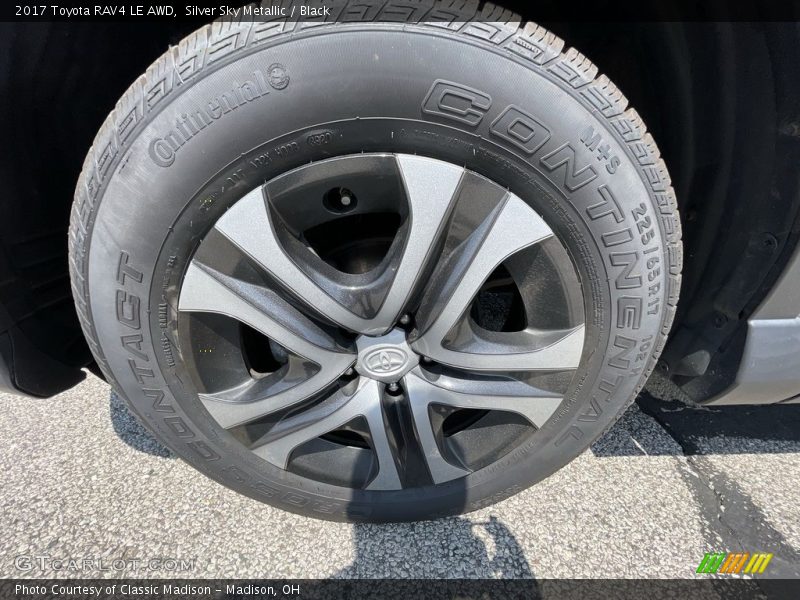 Silver Sky Metallic / Black 2017 Toyota RAV4 LE AWD