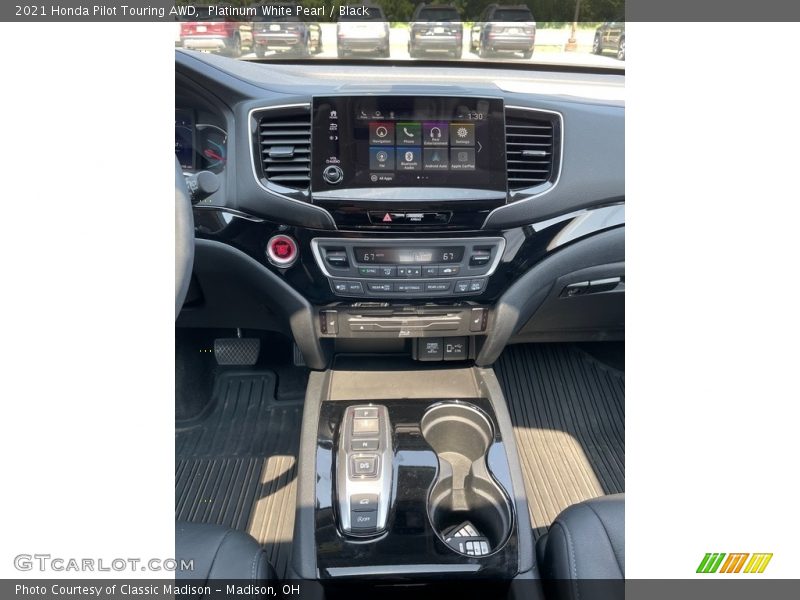 Controls of 2021 Pilot Touring AWD