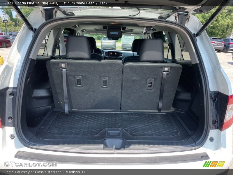  2021 Pilot Touring AWD Trunk